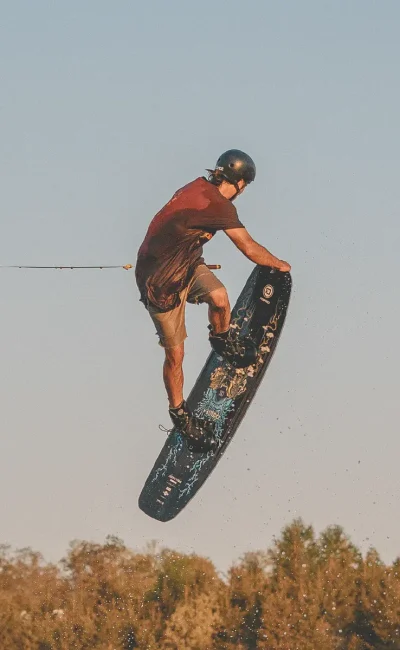 Катання на кільцевій канатній дорозі у wake park sentosa cable park у дніпрі